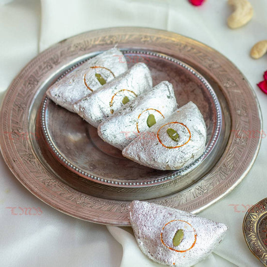 Laxmi Misthan Bhandar Kaju Gunjia - 500 gms