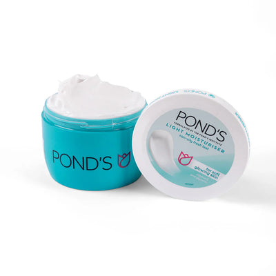 Pond's Light Moisturiser With Vitamin E +Glycerine - 197 ml