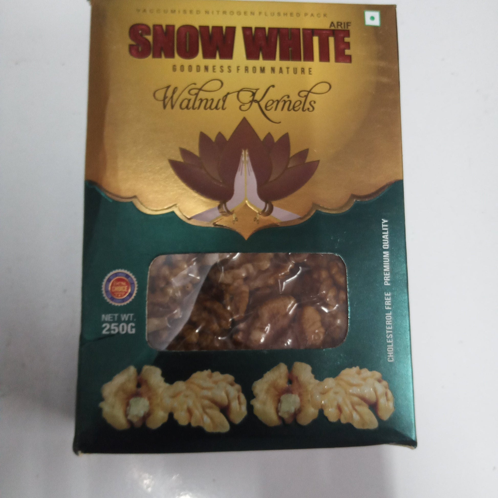 Snow White Walnut kernels, 250gm