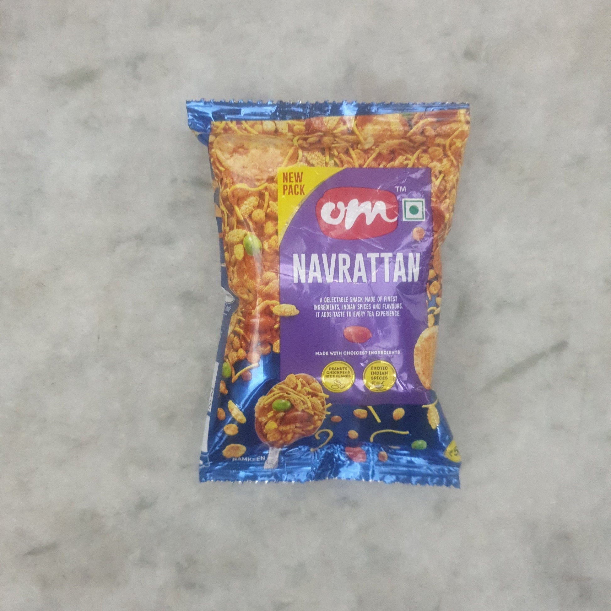 Om Navrattan Namkeen, 18g