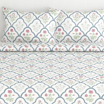 haus & kinder Blue & White Ethnic Motifs 186 TC King Bedsheet with 2 Pillow Covers
