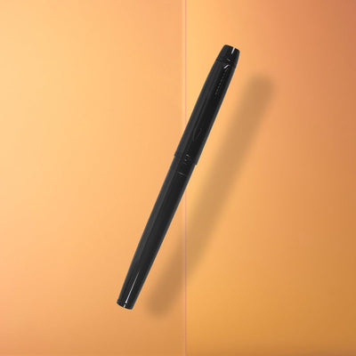 Parker Odyssey Laque Black Metal Trim Roller Ball Pen