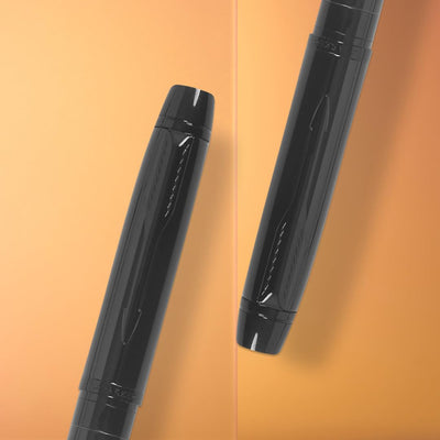 Parker Odyssey Laque Black Metal Trim Roller Ball Pen