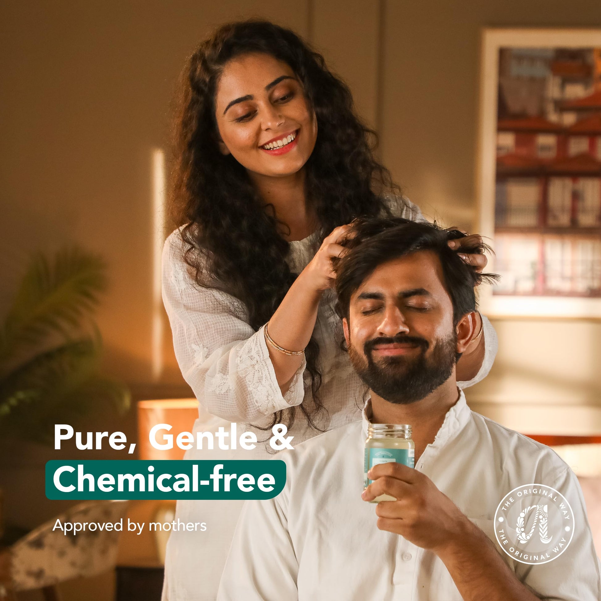 Anveshan Wood Pressed Coconut Oil - 1 Litre | Glass Bottle | Kolhu/Kacchi Ghani/Chekku | Natural | Chemical-Free | Coconut Oil for baby massage | Cold Pressed Coconut Oil for Cooking.