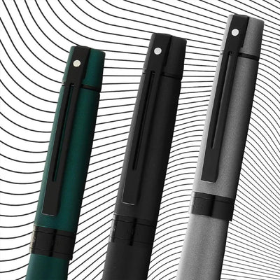 Sheaffer Gift 300 Lacquer Fountain Pen Matte Green with Polished Black Trim | Medium Nib | Premium Pen Gift Set