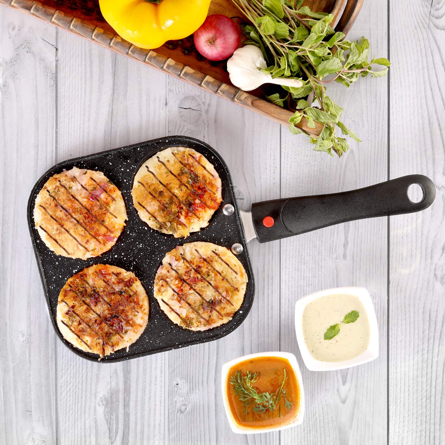Cello Non-Stick 4- Cavity Aluminium Uttapam Maker with Spatter, Black