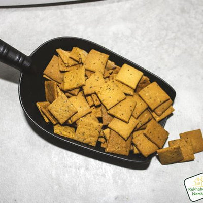Rekhaben's Namkeen Gud Chia Sakkarpara | 300 gms