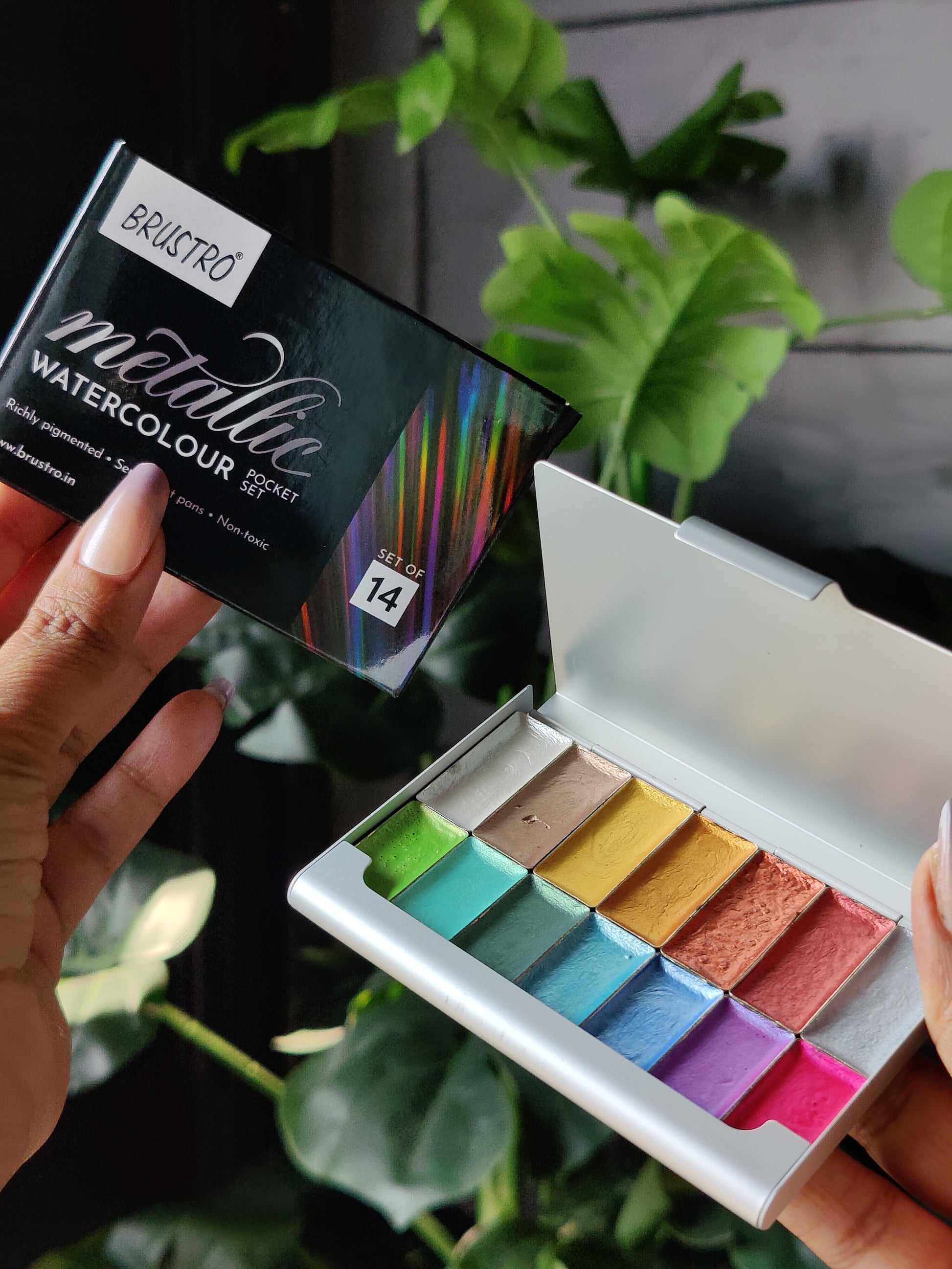 BRUSTRO Artist Metallic Watercolour Half Pans Set of 14