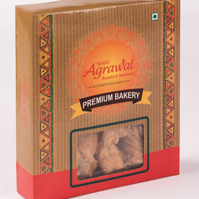 Shri Agrawal Sweets & Namkeen Ajawain Puff - 200 gms
