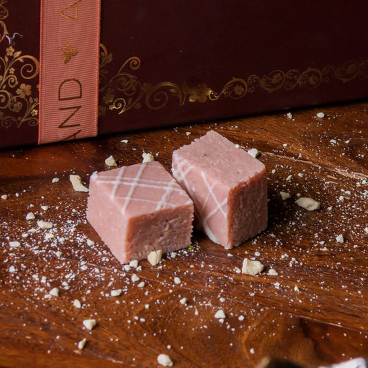 Akhand Sweet Bubblegum Kaju Burfi / Slab - 500 gms