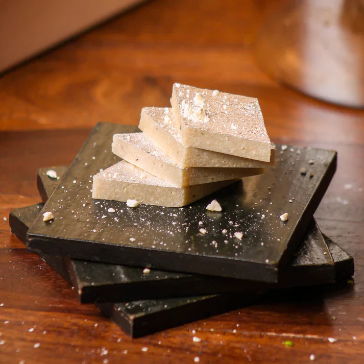 Akhand Sweet Classic Kaju Katli / Slab - 500 gms