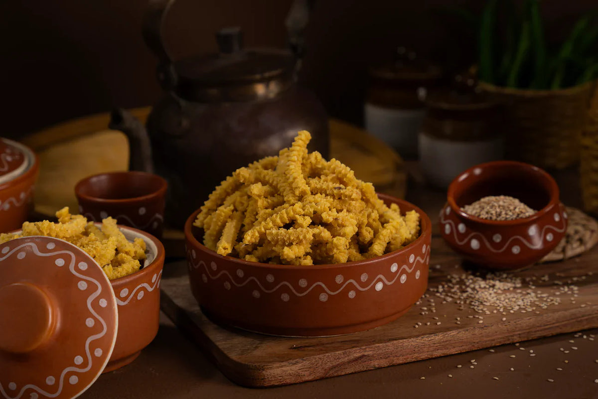Pothgaal Sweet Jonna Murukulu - 300 gms