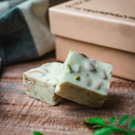 Akhand Sweet White Choc - 500 gms
