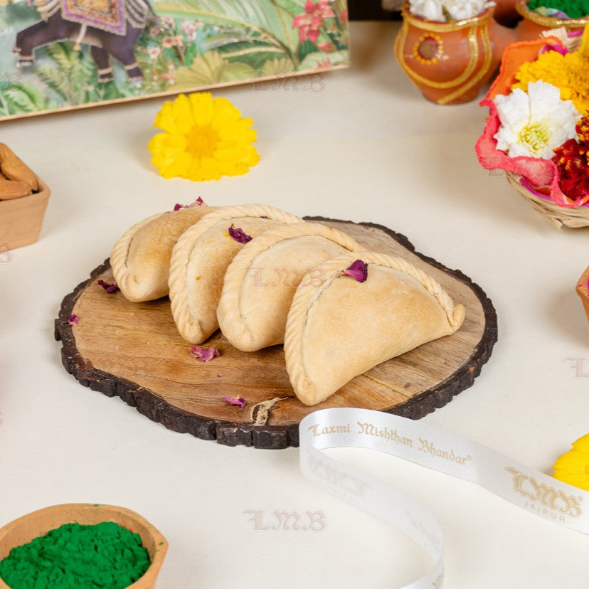 Laxmi Misthan Bhandar Fiki Gunjia - 500 gms