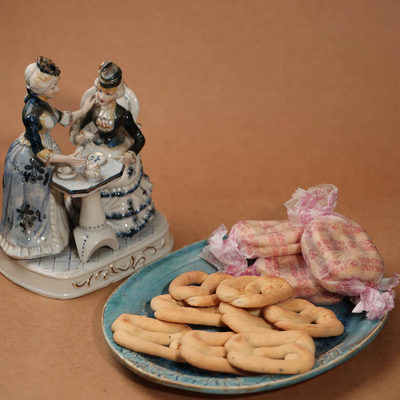 Dotivala Bakers & Confectioners Figure of 8 Karakari - 500 gms