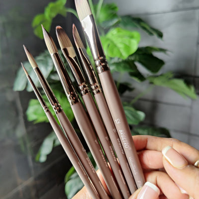 BRUSTRO VelveTouch Artist Brushes  | Set of 6 | Gouache, Acrylics, Watercolor, and Oil Painting | Short Handle, Synthetic Bristles, Round, Filbert, Dagger, Flat Shape