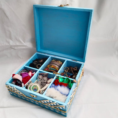 Nilanchal Handicraft Jewellery Box - Set of 1                                                        Code - JEW02