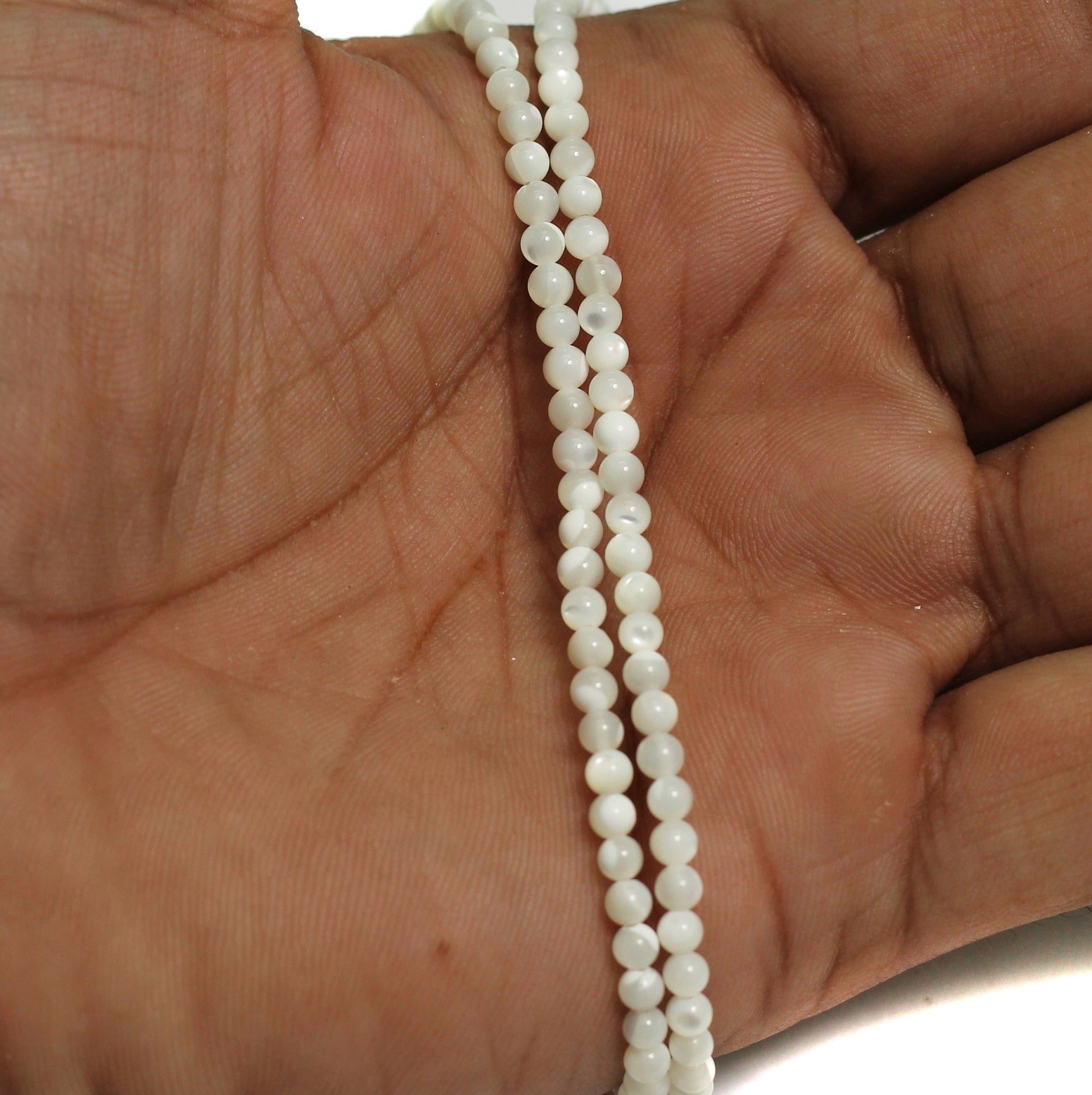 1 String, 7mm Off White Round Mother Of Pearl Shell Beads