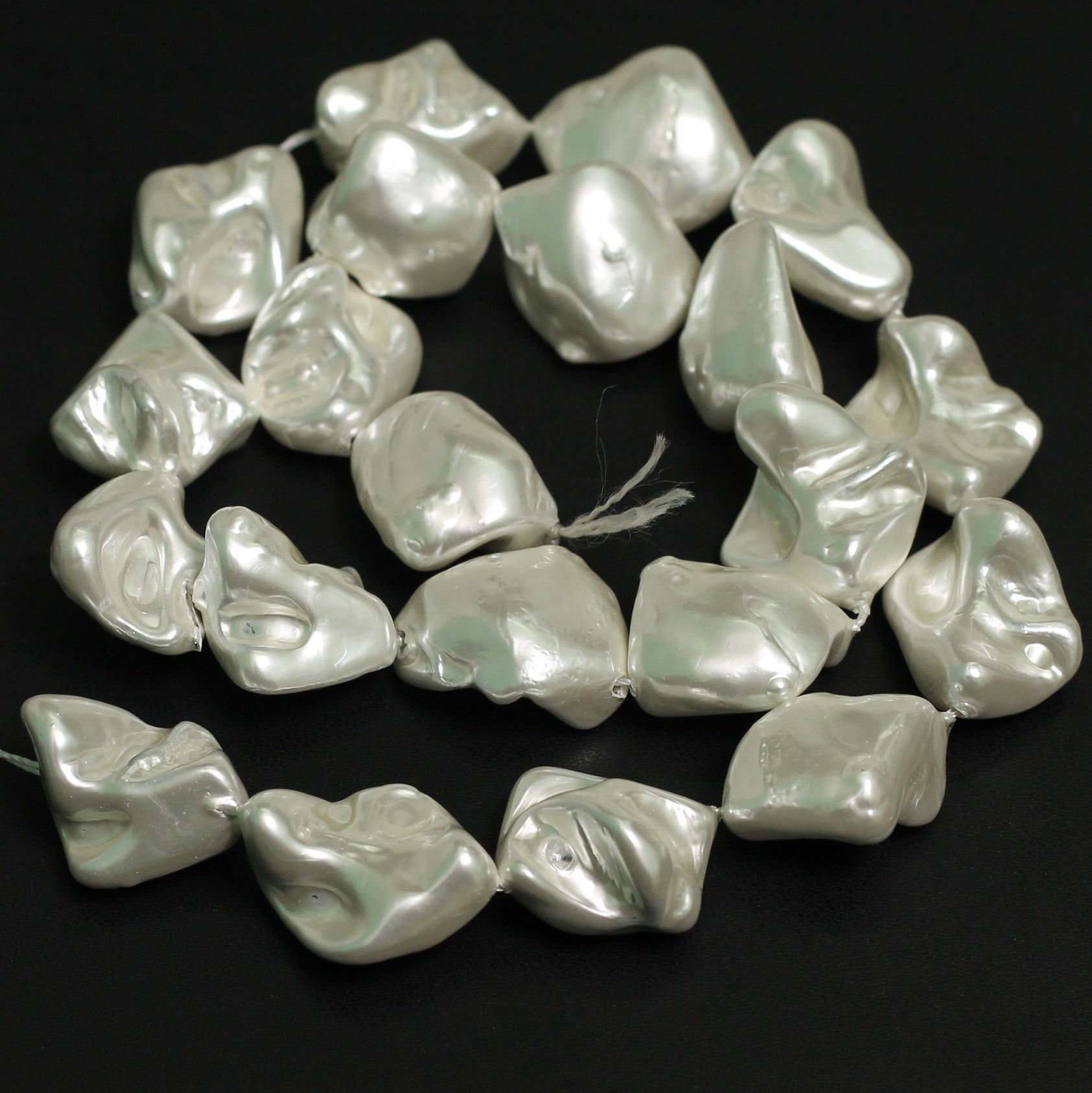 1 String, 22mm White Shell Pearl Beads