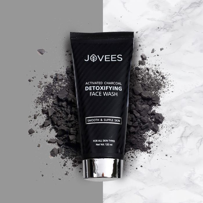 Jovees Activated Charcoal Detoxifying Face Wash, Deep Pore Cleansing
