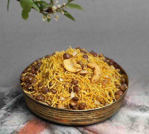 Bhagat Mishthan Bhandar Dalmoth - 400 gms