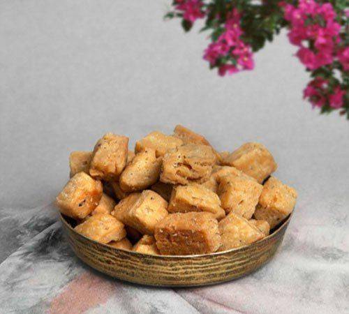 Bhagat Mishthan Bhandar Namak Para - 400 gms