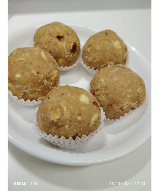 Vipul Dudhiya Sweets Gund Badam Ladoo 400 gms