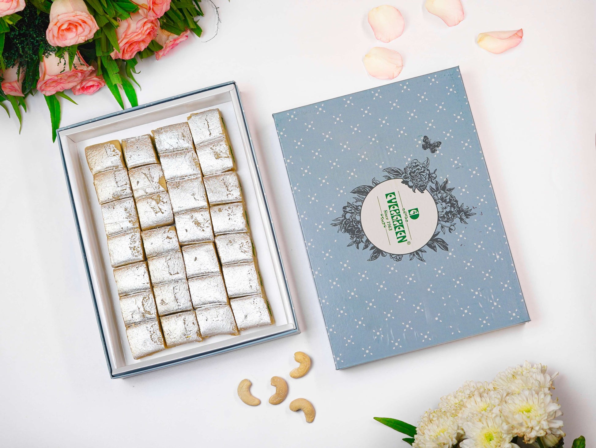 Evergreen Sweet House Kaju Pista Roll 500 gms