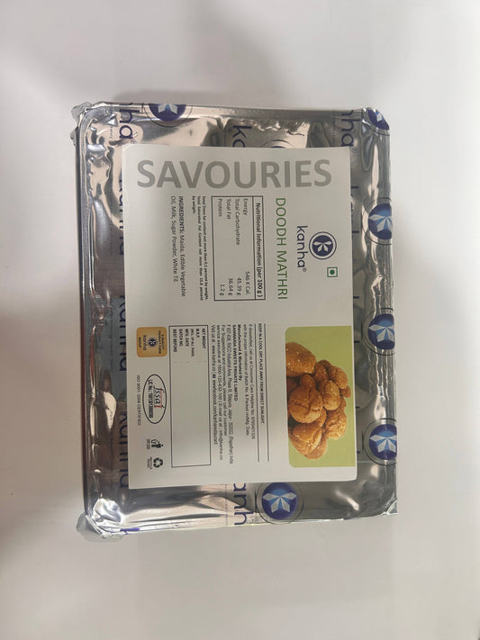 Kanha Doodh Mathri - 500 gms