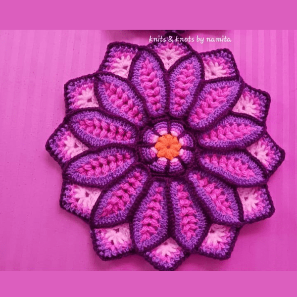 Crochet floral placement - Handmade
