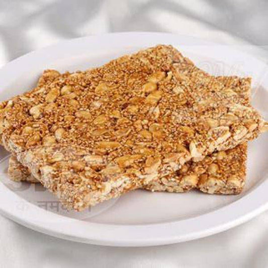 Om Namkeen Rajgeera Dana Chikki - 200 gms