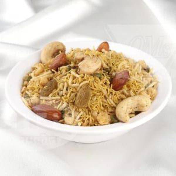Om Namkeen Kashmiri Pista Mix - 250 gms