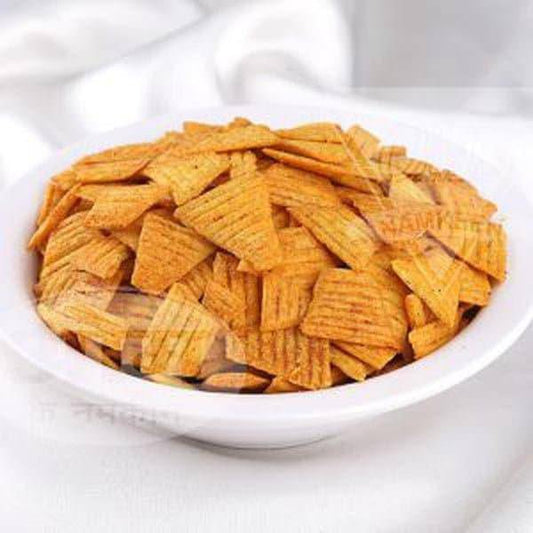 Om Namkeen Corn Trikone Schezwan - 200 gms