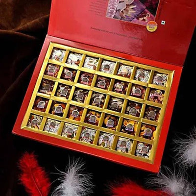 Ethnic Pearl Lumba Rakhi Set & Assorted Berry Bites